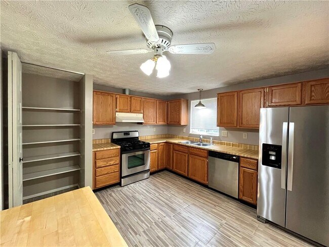 Building Photo - 6775 Windfaire Dr
