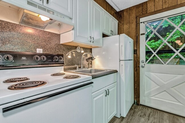 Building Photo - 50 Woodhaven Rd