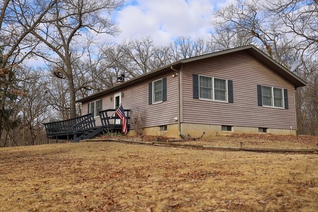 Building Photo - 55 Fairoaks Dr