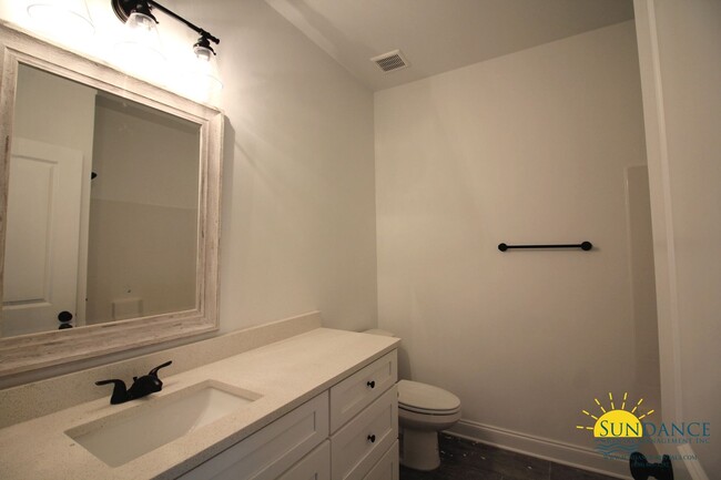 Building Photo - Gorgeous Townhome in Fort Walton Beach