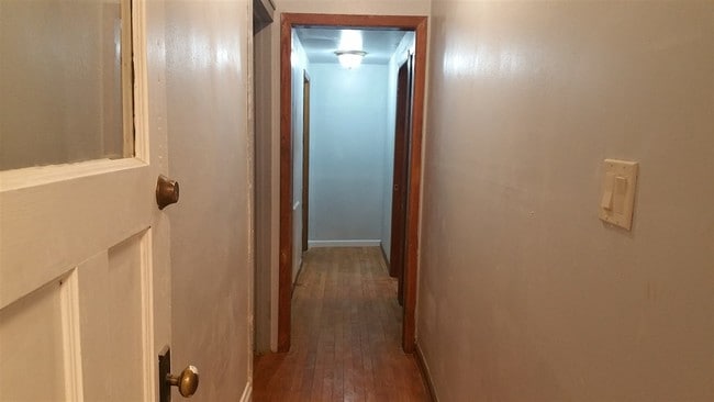 Building Photo - 932 Emerald St