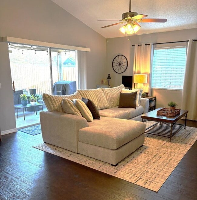 Building Photo - 8505 Bella Way