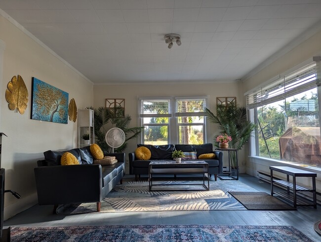 Building Photo - Farm House A