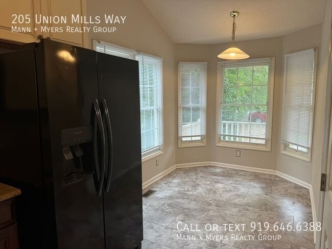 Building Photo - 205 Union Mills Way