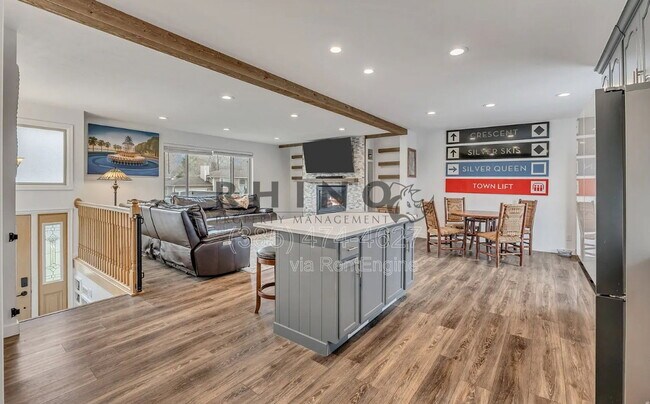 Building Photo - 9218 Laura Anne Wy.