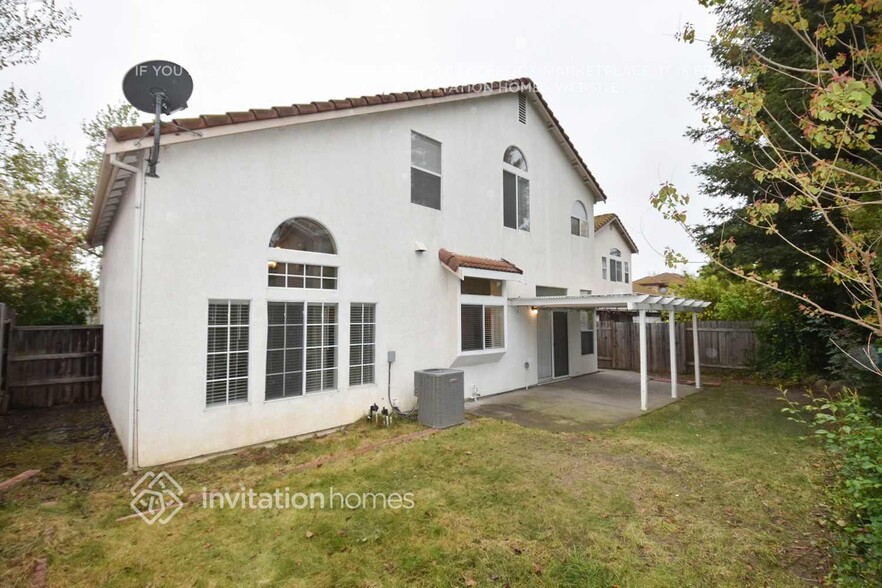 Building Photo - 8047 Stretto Ct