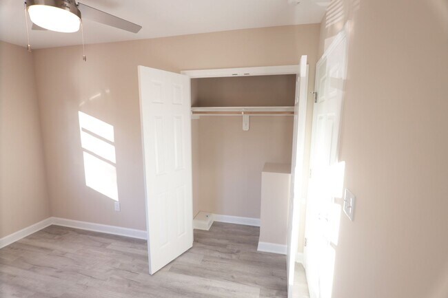 Building Photo - Renovated 2 Bedroom, 2 Bathroom Home in Hi...