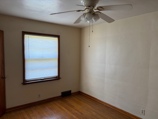 bedroom - 529 Olive Ct