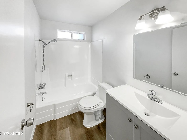 Building Photo - 6434 W Sunnyslope Ln