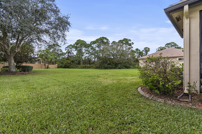 Building Photo - 801 SW Classico Ct