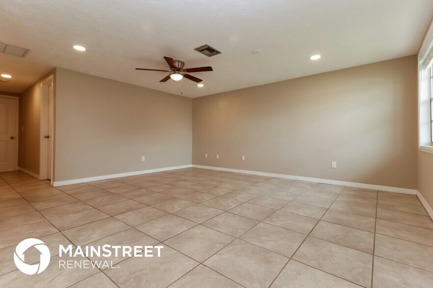 Building Photo - 3600 Trask Dr
