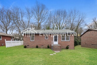 Building Photo - 904 Gordon St