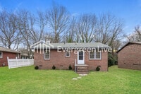 Building Photo - 904 Gordon St