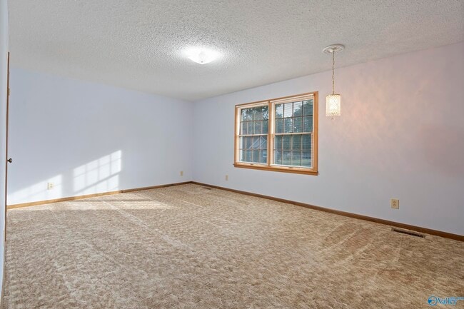 Building Photo - 12017 Camelot Dr SE