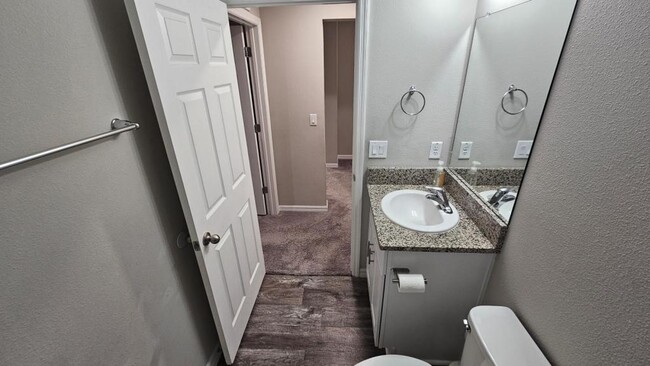 Building Photo - 1428 Axel Cir