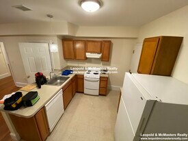 Building Photo - 878 Massachusetts Ave