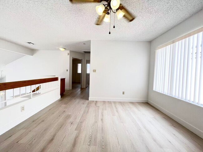 Building Photo - 10001 Dove Ridge Dr