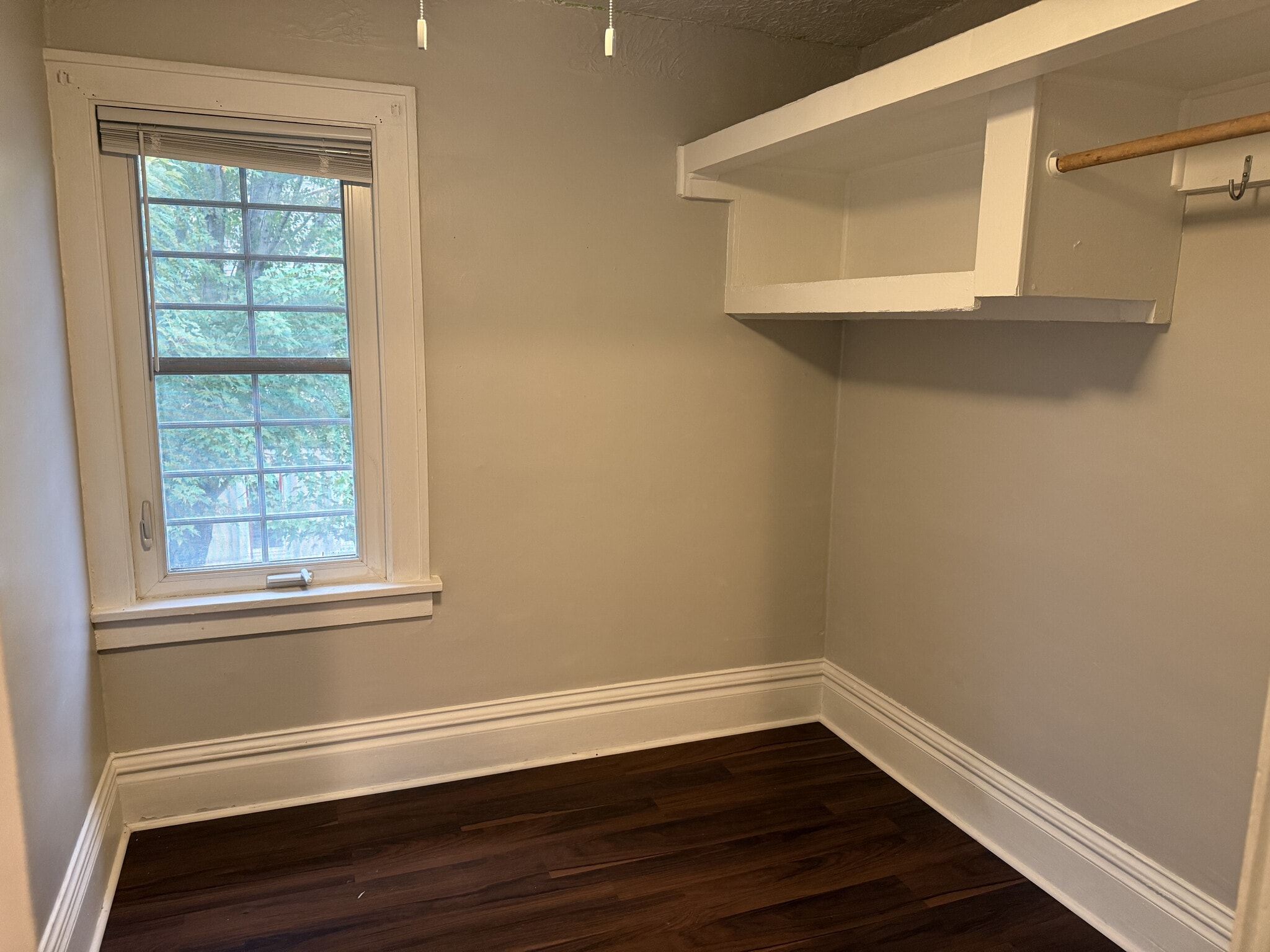 Office View 1 - 427 19th Ave NE