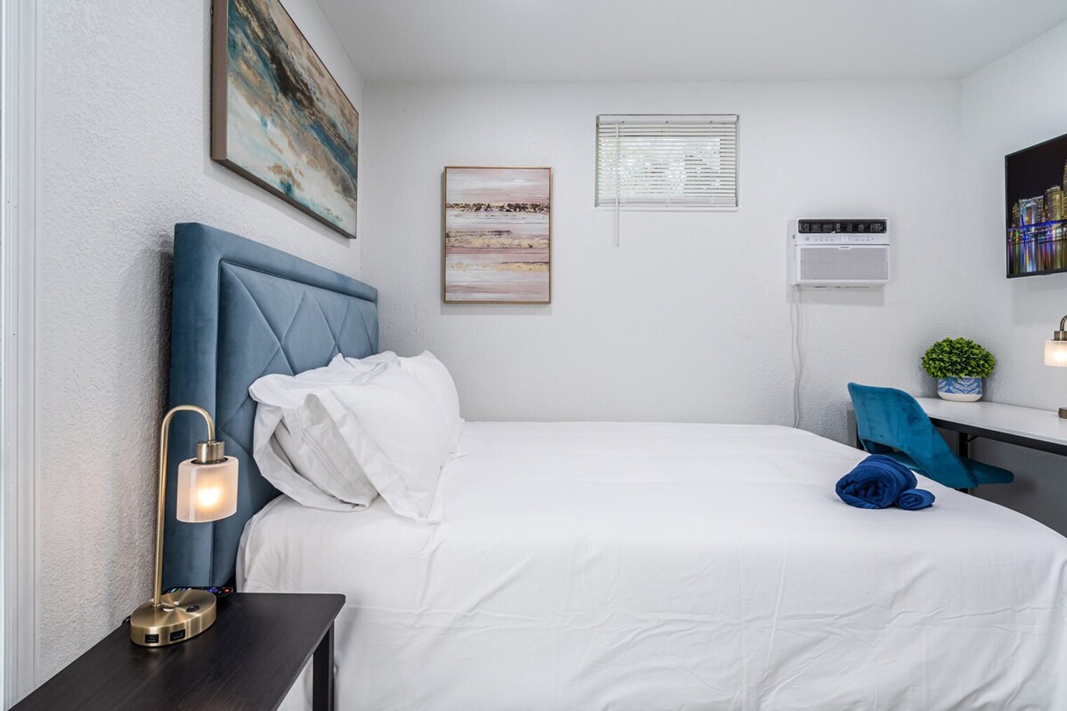 Building Photo - 975-977-977 SW 10th St