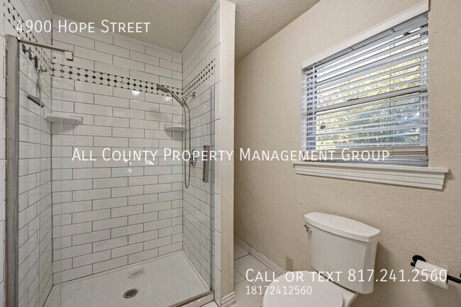 Building Photo - 4900 Hope St