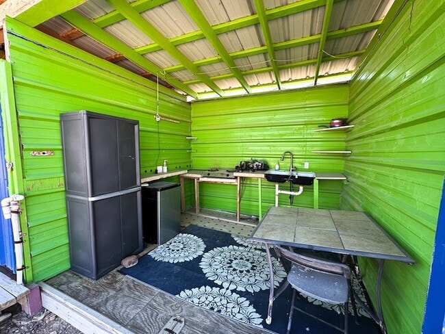 Building Photo - 400 N Smiling Dog Trail