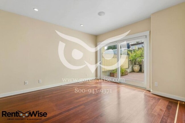 Building Photo - 727 Moraga St