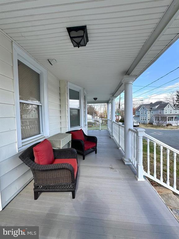 Building Photo - 1121 Rosedale Ave