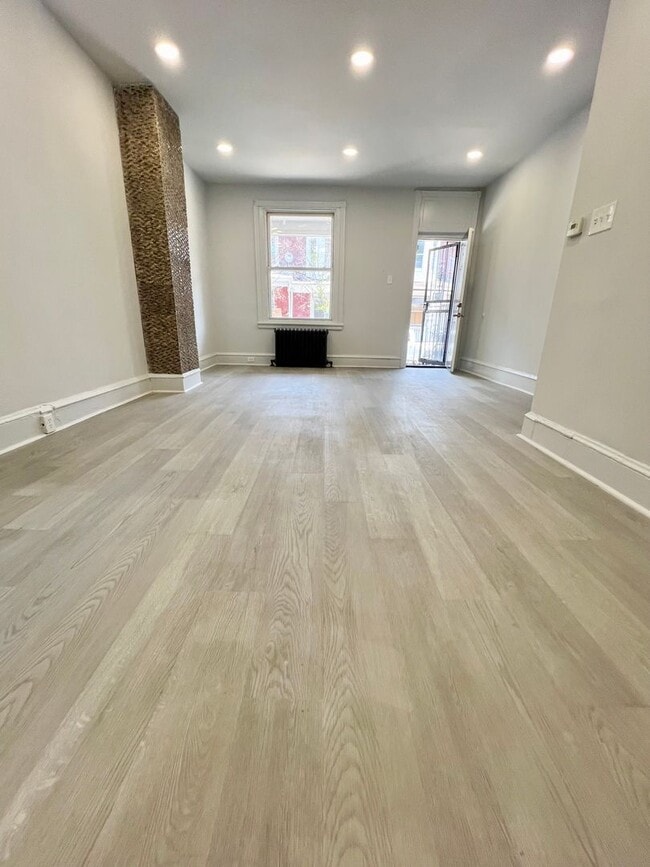 Building Photo - 1532 S Lindenwood St