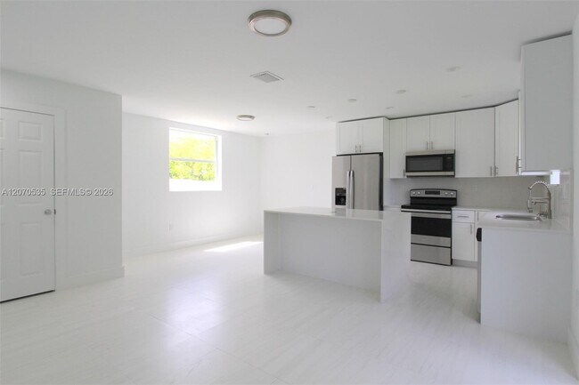 Building Photo - 16035 SW 299th Terrace