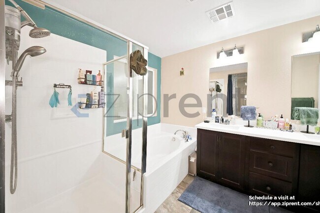 Building Photo - 34142 Dianthus Ln