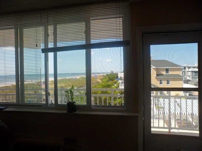 Building Photo - 5400 Boardwalk-304-304