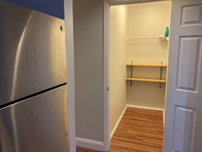 Building Photo - 1203 N W Ave