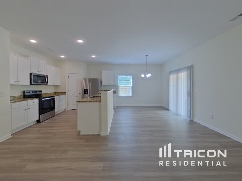 Building Photo - 2729 Yurman Rd