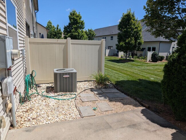 Building Photo - Coming Soon! Charming 2 story, 3 bedroom ,...
