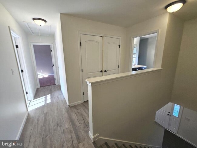 Building Photo - 269 S Marshview Terrace