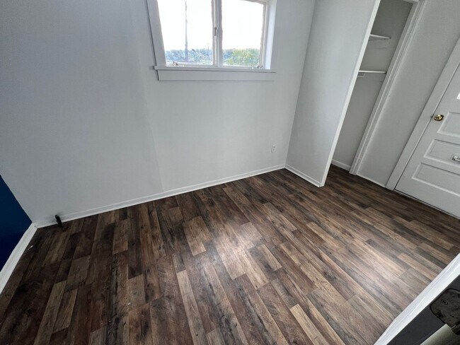 Building Photo - 208-210-210 McClure St