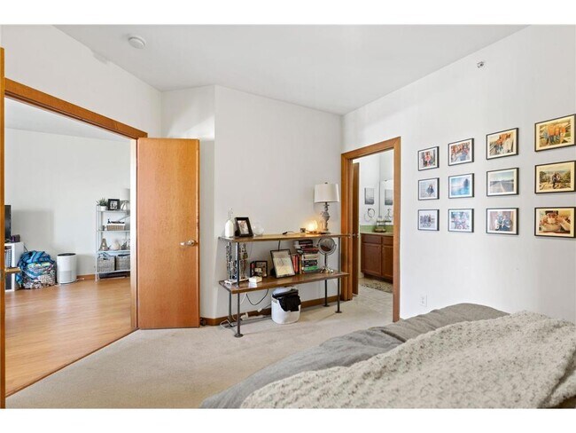 Building Photo - 15 E Franklin Ave