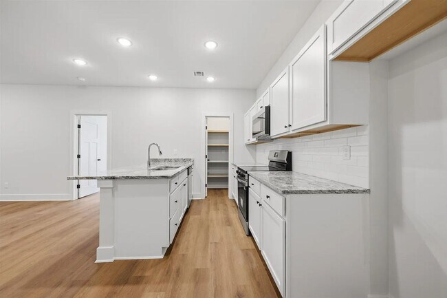 Building Photo - 119 N Mendocino Ct