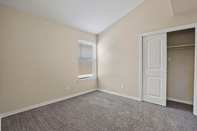 Building Photo - 14925 Tierra Haven Ave