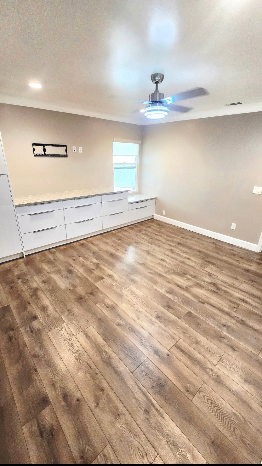 Building Photo - 214 undisclosed