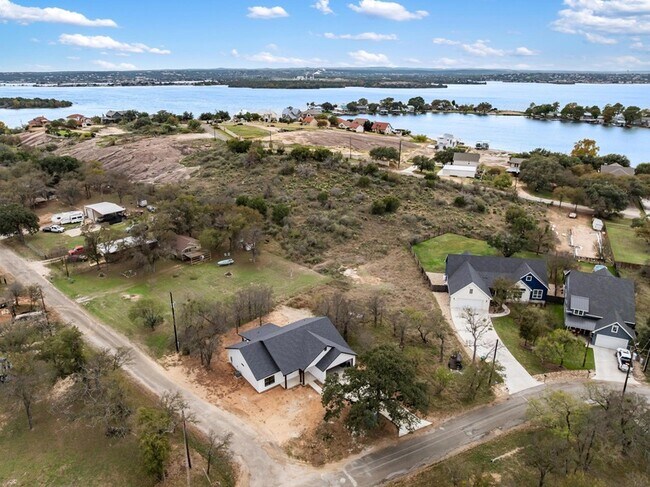 Building Photo - 830 Woodland Hills Dr