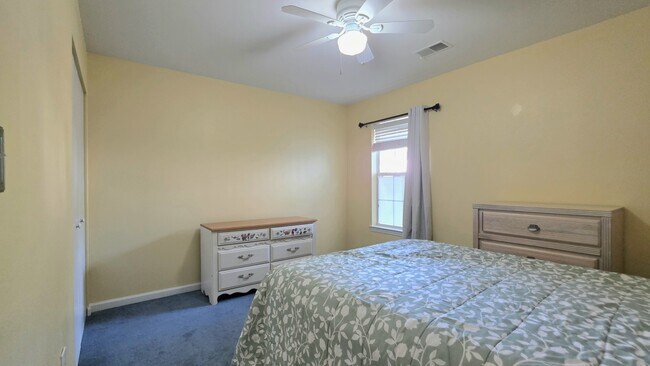 Building Photo - 1258 River Oaks Dr
