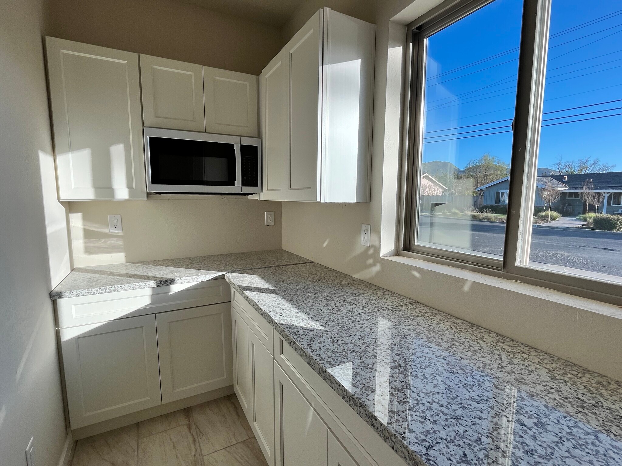 Building Photo - 5209 Olive Dr