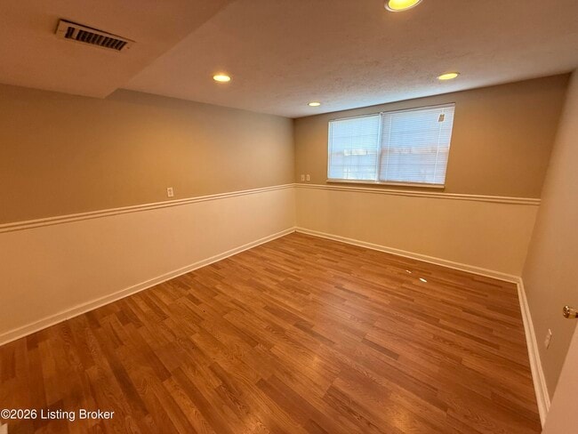 Building Photo - 8401 Cloverport Dr