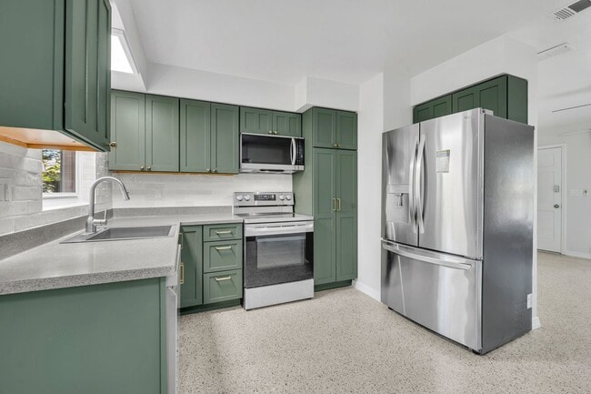 Building Photo - 3 bed Home in Audubon Park