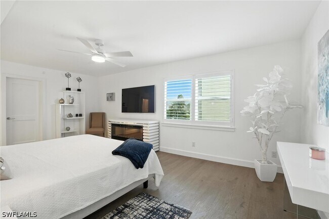 Building Photo - 9517 Gulf Shore Dr