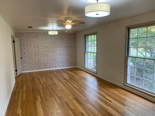 Building Photo - 719 Dodd Dr