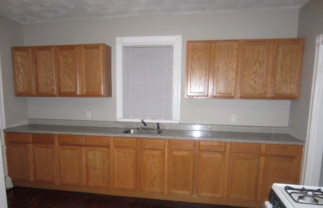 Building Photo - 161-163 Wood St