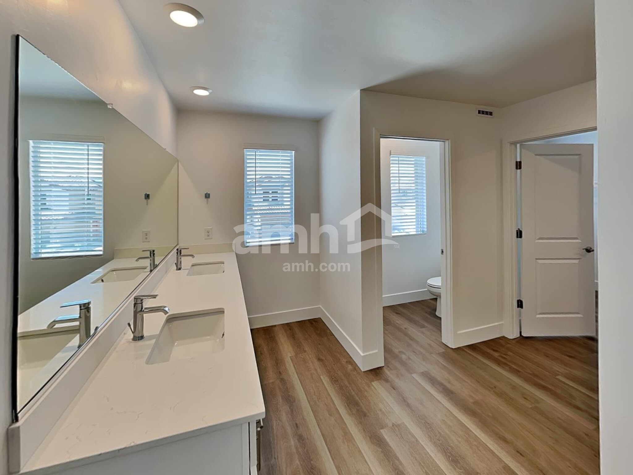 Building Photo - 9612 Harkes Dr