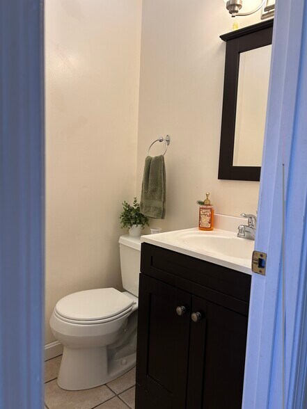 Building Photo - 33 Delle Ave